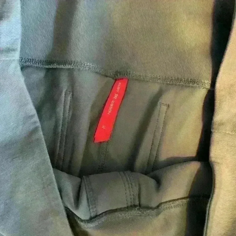 Ruby Ribbon capri - Picture 2 of 5